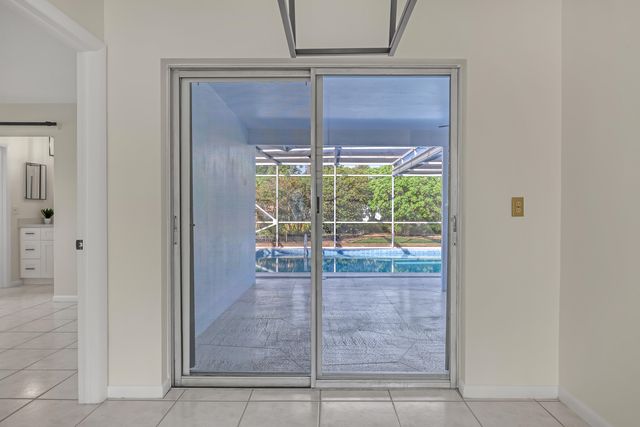 9715 Dahlia Avenue, Palm Beach Gardens, FL 33410