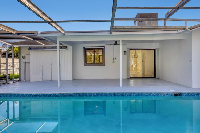 9715 Dahlia Avenue, Palm Beach Gardens, FL 33410