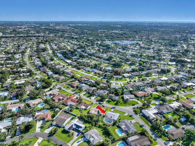 9715 Dahlia Avenue, Palm Beach Gardens, FL 33410