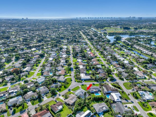 9715 Dahlia Avenue, Palm Beach Gardens, FL 33410