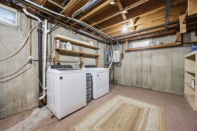 2765 1st Avenue, Marion, IA 52302