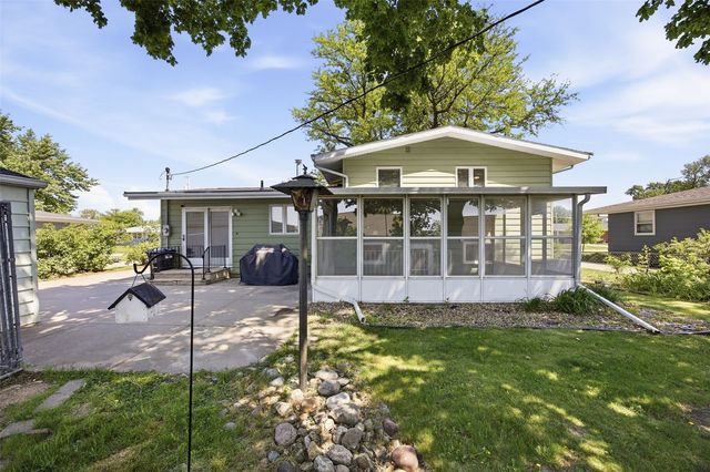 2765 1st Avenue, Marion, IA 52302
