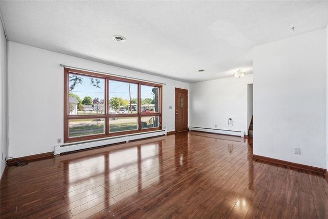 2765 1st Avenue, Marion, IA 52302