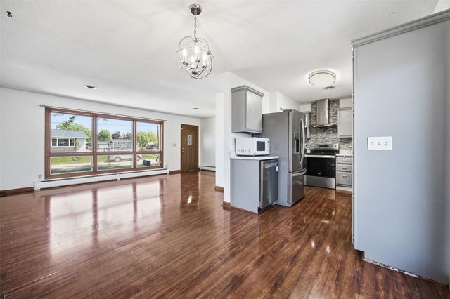 2765 1st Avenue, Marion, IA 52302