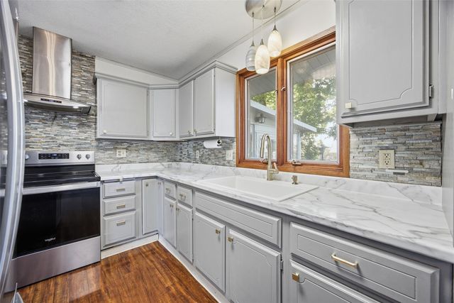 2765 1st Avenue, Marion, IA 52302