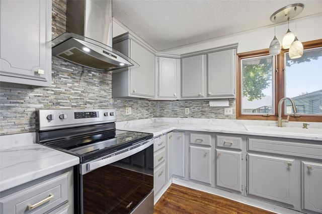 2765 1st Avenue, Marion, IA 52302