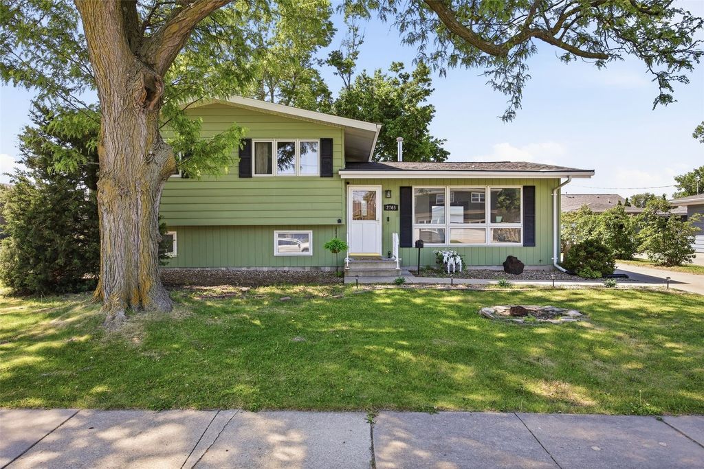 2765 1st Avenue, Marion, IA 52302