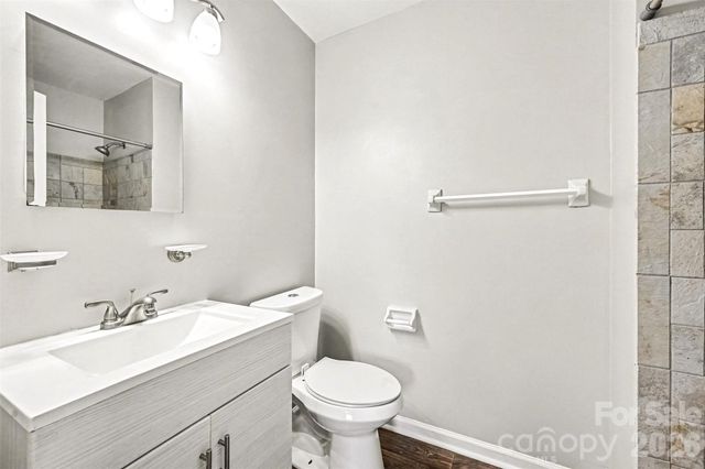 6165 Meadow Rose Lane, Charlotte, NC 28215