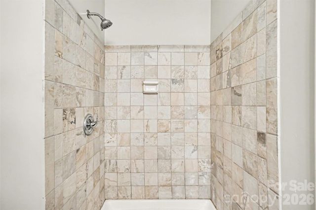 6165 Meadow Rose Lane, Charlotte, NC 28215