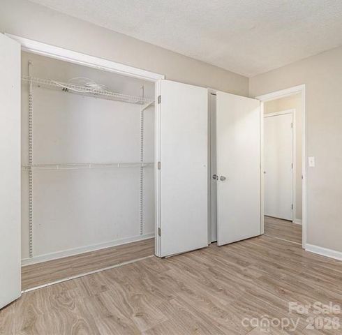 6165 Meadow Rose Lane, Charlotte, NC 28215