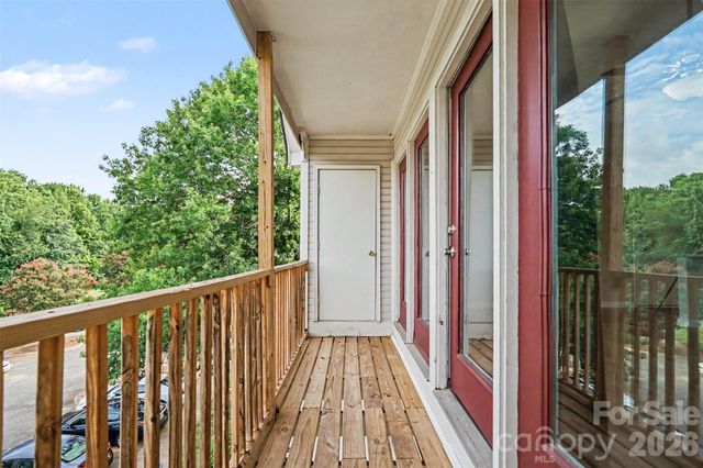 6165 Meadow Rose Lane, Charlotte, NC 28215