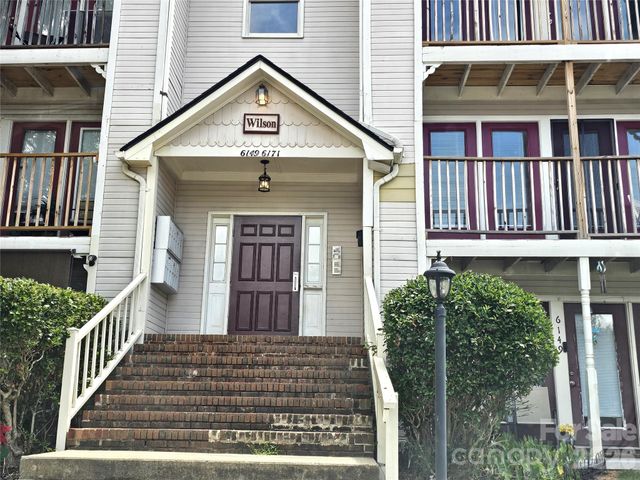 6165 Meadow Rose Lane, Charlotte, NC 28215
