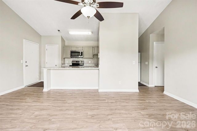 6165 Meadow Rose Lane, Charlotte, NC 28215