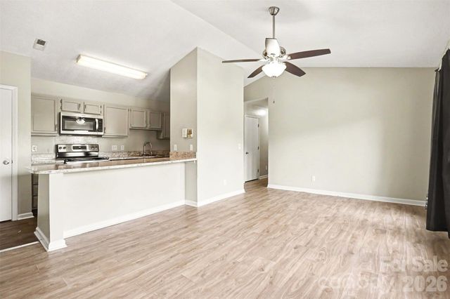 6165 Meadow Rose Lane, Charlotte, NC 28215