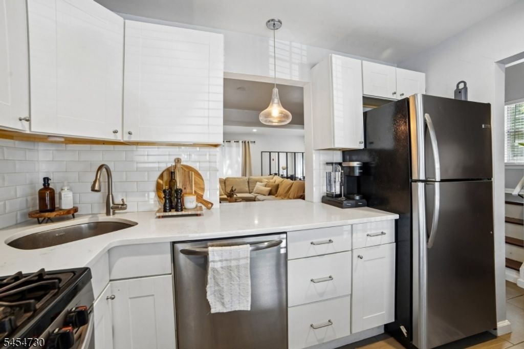 355 Tebe Pl, Union Twp., NJ 07088 — photo 4