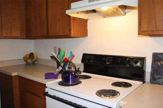 11611 Rustic Rock DR B, Austin, TX 78750