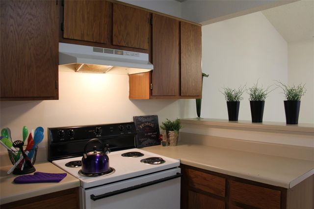 11611 Rustic Rock DR B, Austin, TX 78750