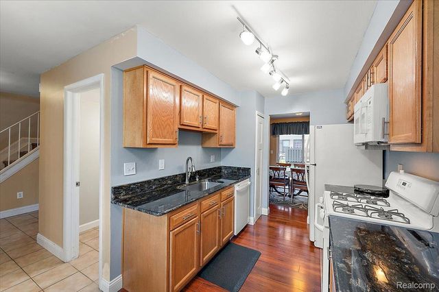 31609 Green Meadow Lane 139, Warren, MI 48093