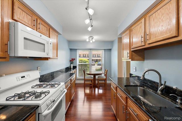 31609 Green Meadow Lane 139, Warren, MI 48093