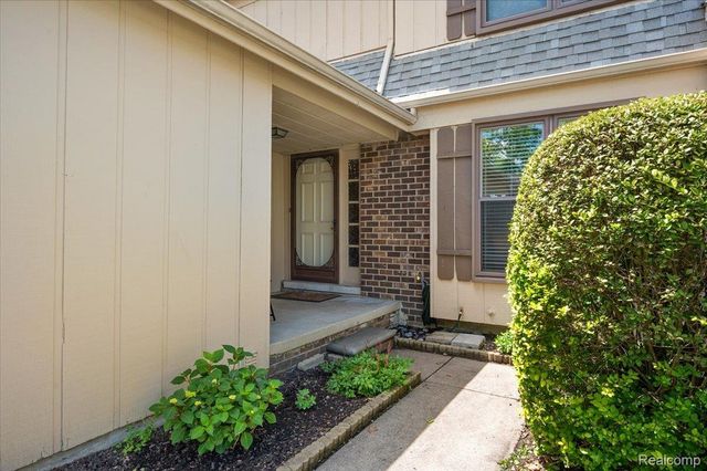 31609 Green Meadow Lane 139, Warren, MI 48093