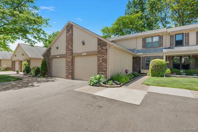 31609 Green Meadow Lane 139, Warren, MI 48093