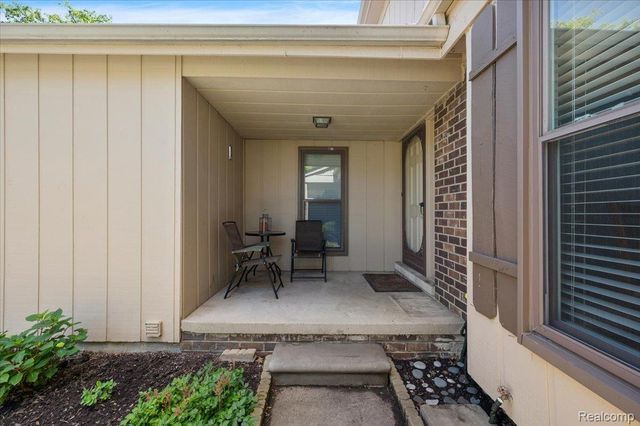 31609 Green Meadow Lane 139, Warren, MI 48093
