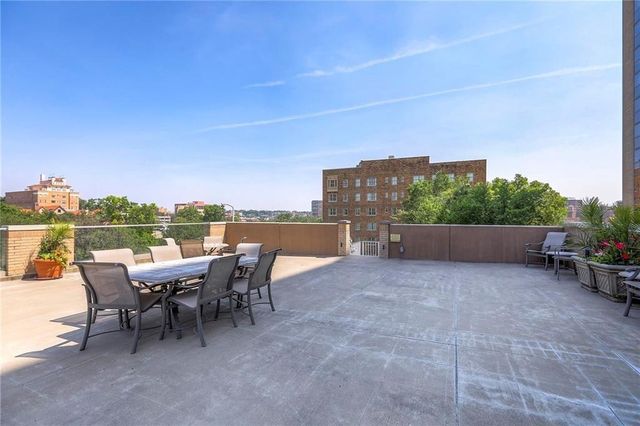 4545 Wornall Road 1009, Kansas City, MO 64111