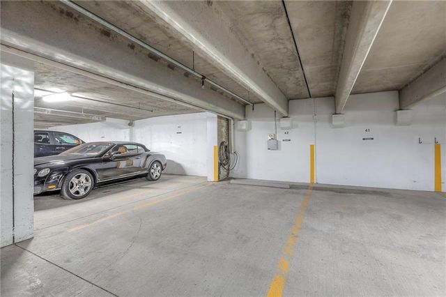 4545 Wornall Road 1009, Kansas City, MO 64111