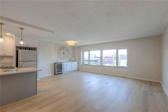 4545 Wornall Road 1009, Kansas City, MO 64111