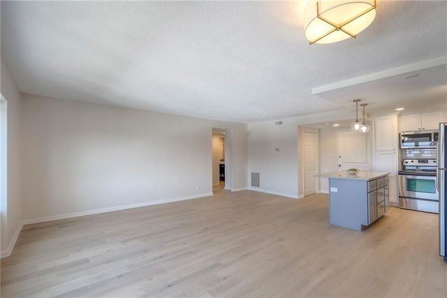 4545 Wornall Road 1009, Kansas City, MO 64111