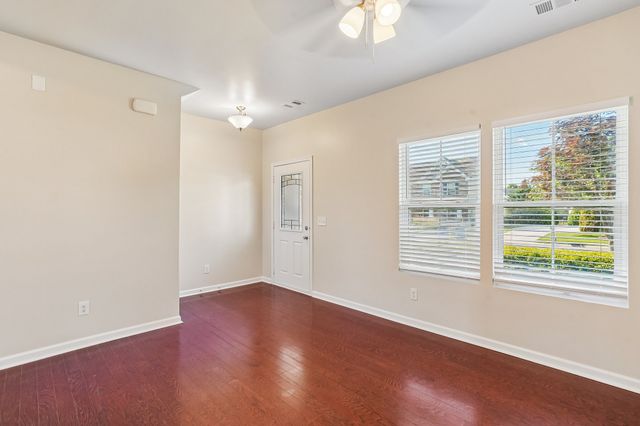 1713 Muirwood Blvd, Murfreesboro, TN 37128