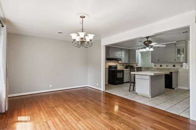 683 Brewer Dr, Nashville, TN 37211