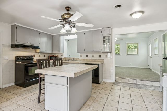 683 Brewer Dr, Nashville, TN 37211