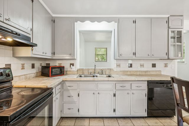 683 Brewer Dr, Nashville, TN 37211