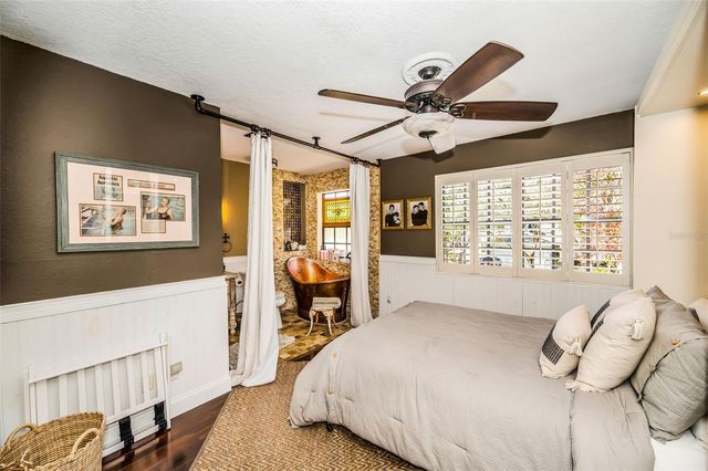 990 SAN CARLOS COURT NE, St Petersburg, FL 33702