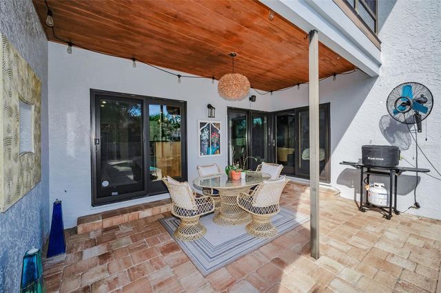 990 SAN CARLOS COURT NE, St Petersburg, FL 33702