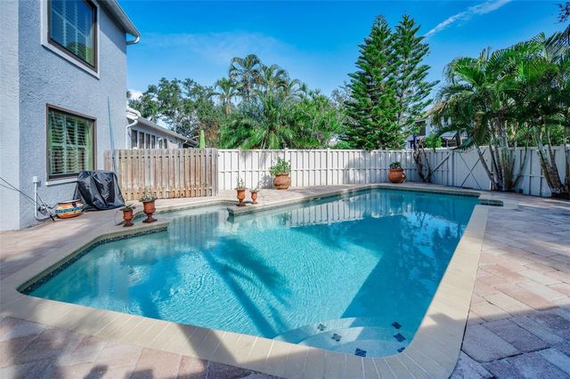 990 SAN CARLOS COURT NE, St Petersburg, FL 33702