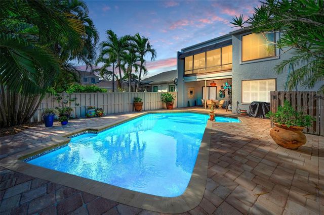 990 SAN CARLOS COURT NE, St Petersburg, FL 33702