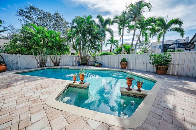 990 SAN CARLOS COURT NE, St Petersburg, FL 33702