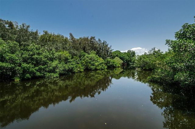 990 SAN CARLOS COURT NE, St Petersburg, FL 33702