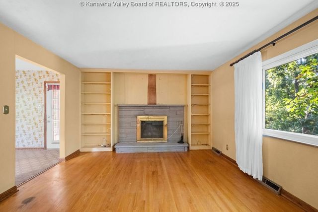 1201 Shady Way, South Charleston, WV 25309