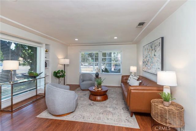 240 N Keystone, Burbank, CA 91506