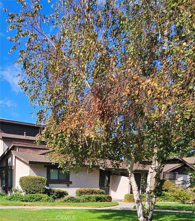 7552 Corbin Avenue 4, Reseda, CA 91335
