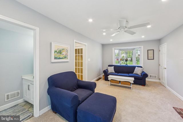 19 OAK HILL CIRCLE, Malvern, PA 19355
