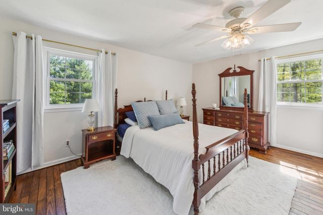 19 OAK HILL CIRCLE, Malvern, PA 19355