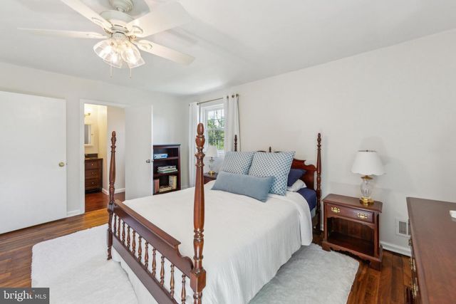 19 OAK HILL CIRCLE, Malvern, PA 19355