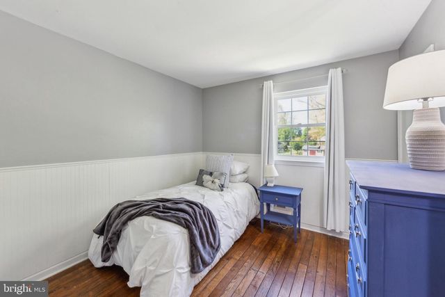 19 OAK HILL CIRCLE, Malvern, PA 19355