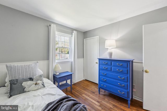 19 OAK HILL CIRCLE, Malvern, PA 19355