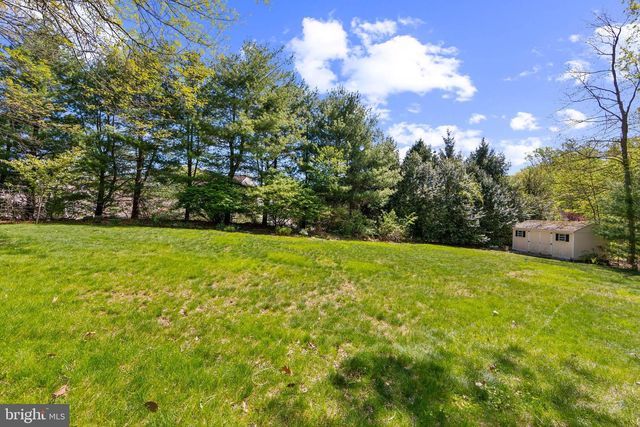 19 OAK HILL CIRCLE, Malvern, PA 19355