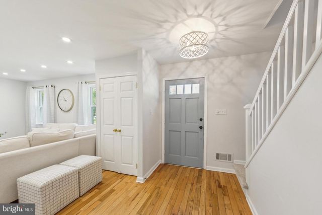 19 OAK HILL CIRCLE, Malvern, PA 19355